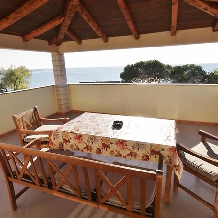 Apartments Zambratija With Sea View Екстериор снимка