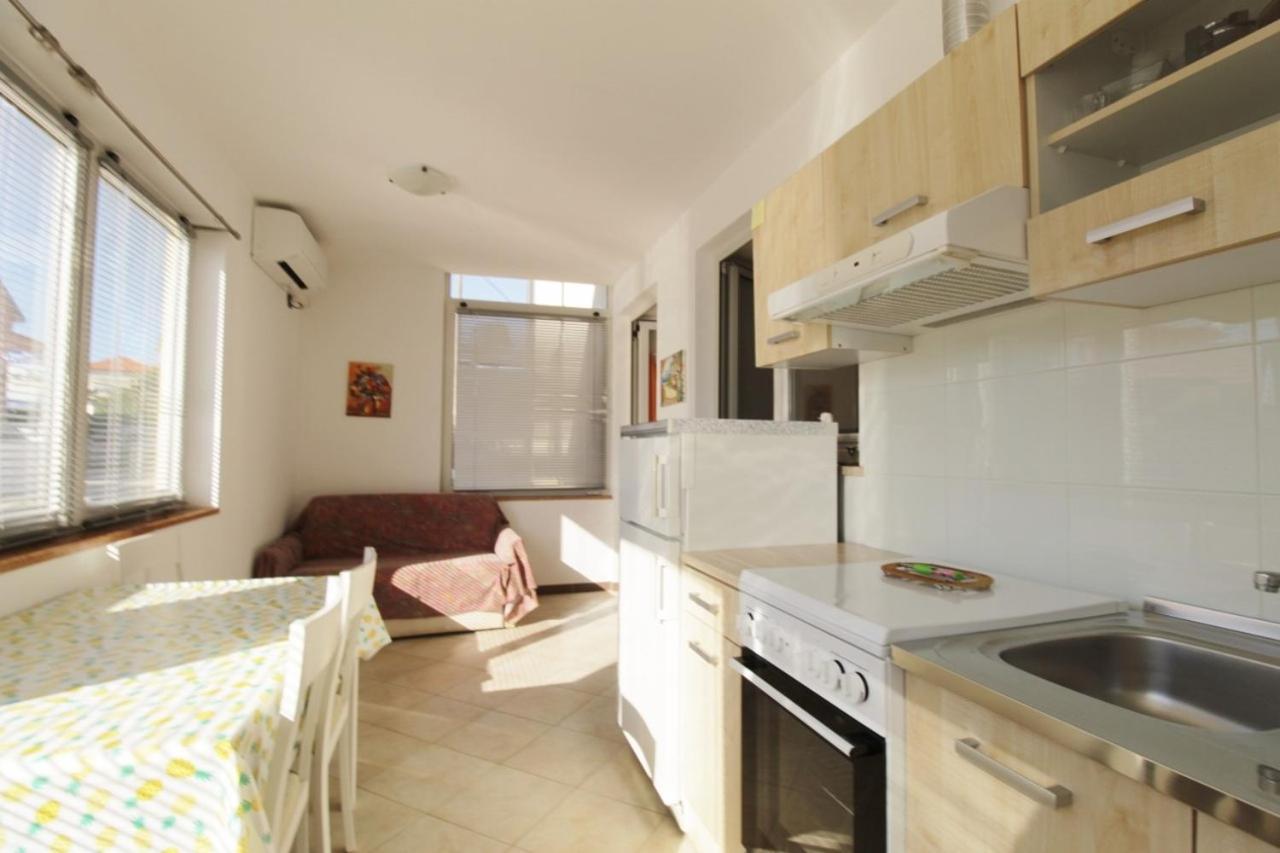 Apartments Zambratija With Sea View Екстериор снимка