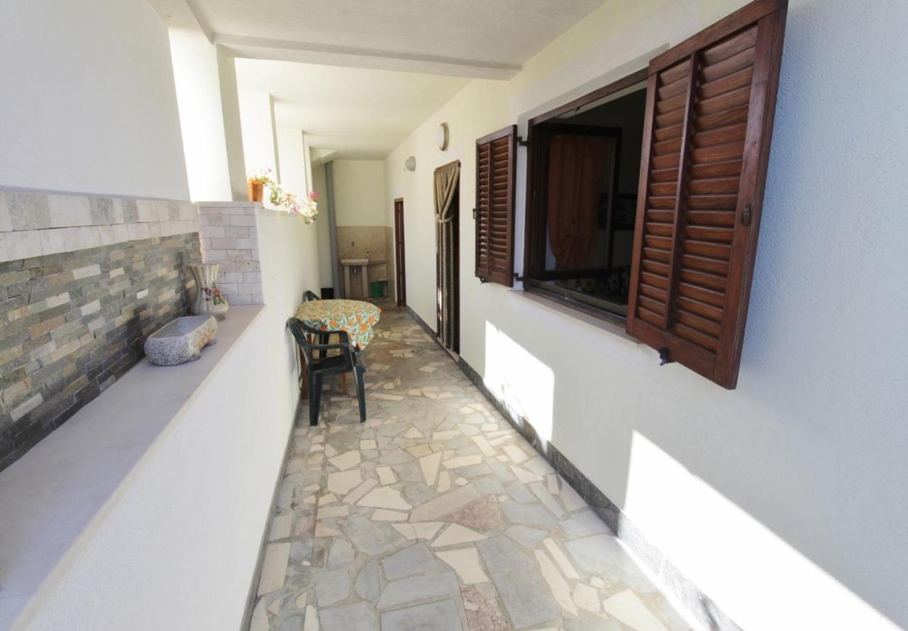 Apartments Zambratija With Sea View Екстериор снимка
